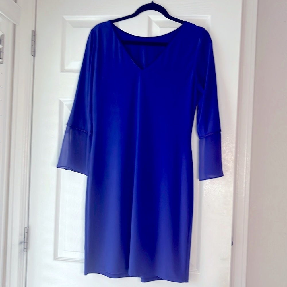 Beautiful blue 3/4 sleeve White House Black Market dress